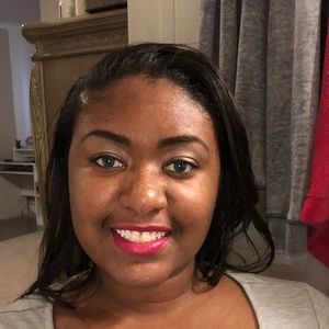 Meet your Posher, Danielle